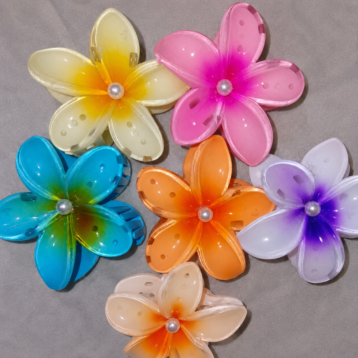 6pcs Flower Hair Claw Clip for Women – Pearl Center Floral Hair Clip (Random Color)